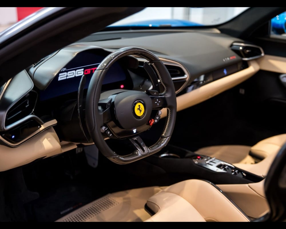 Ferrari 296 Spider usata a Modena (5)