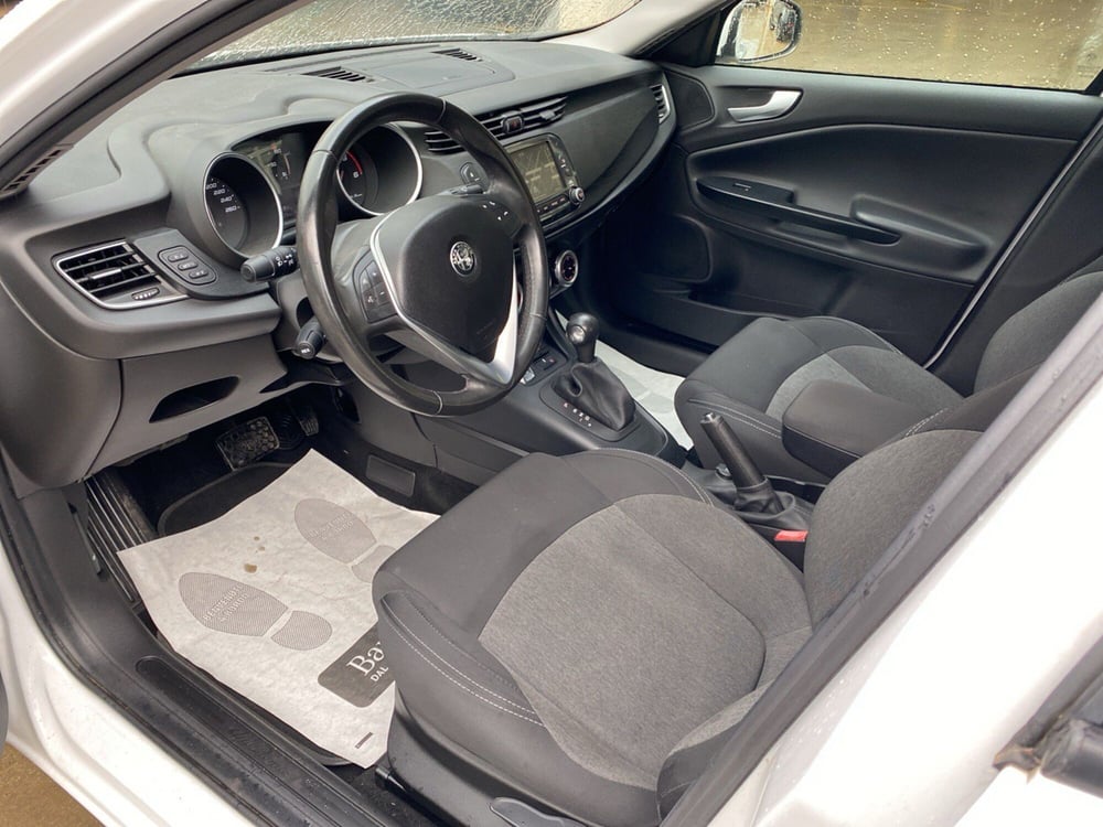 Alfa Romeo Giulietta usata a Pescara (6)