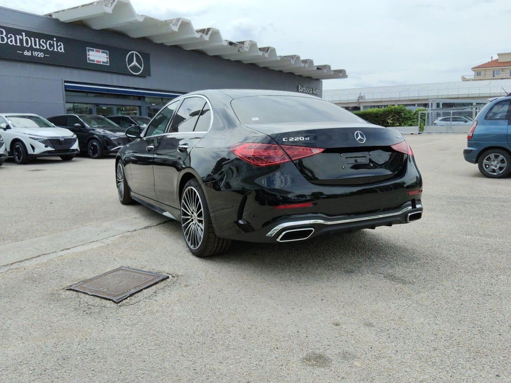 Mercedes-Benz Classe C nuova a Pescara (4)