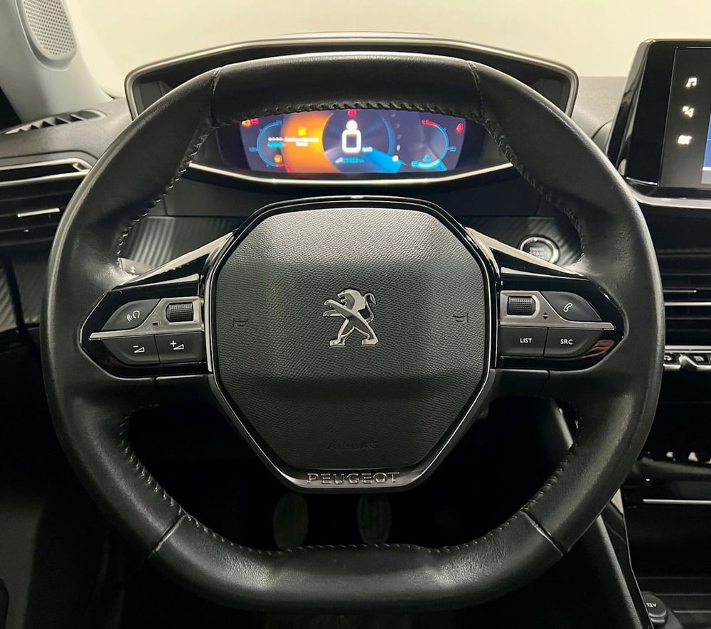 Peugeot 2008 usata a Bari (18)
