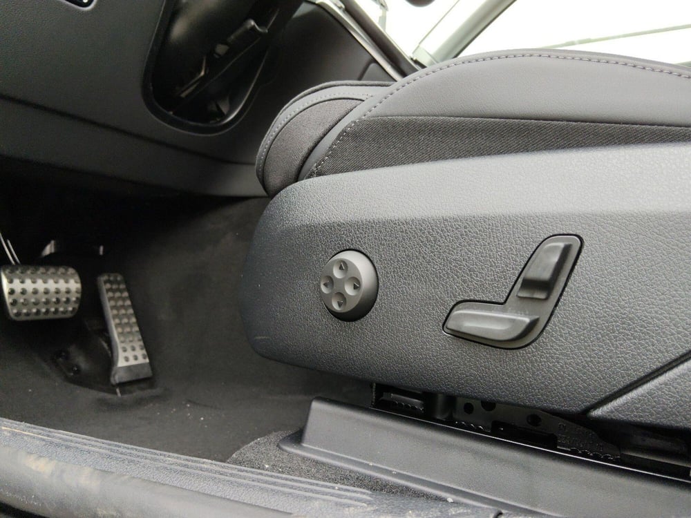 Mercedes-Benz GLC SUV nuova a Pescara (19)