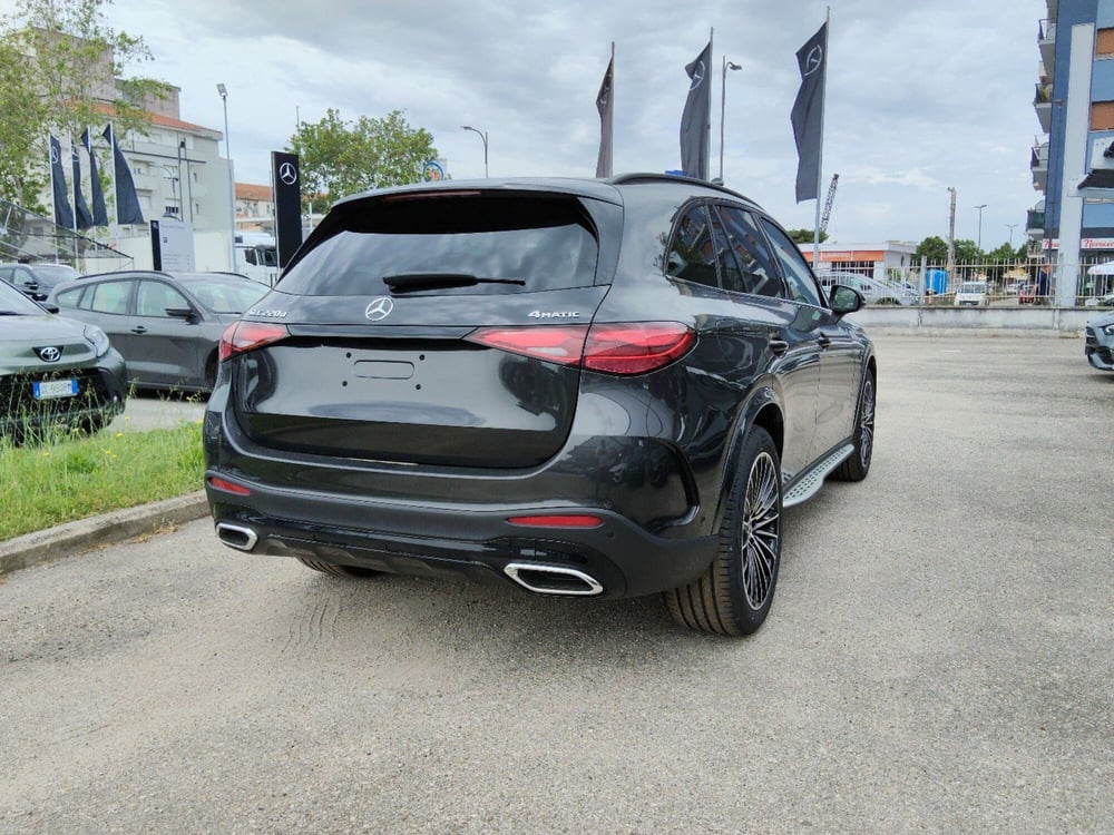 Mercedes-Benz GLC SUV nuova a Pescara (3)