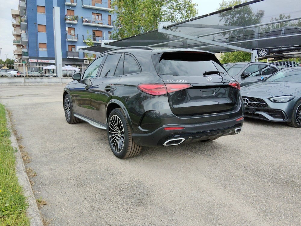 Mercedes-Benz GLC SUV nuova a Pescara (4)