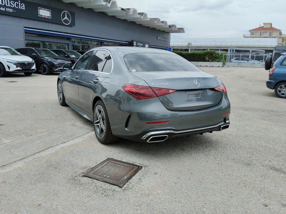 Mercedes-Benz Classe C nuova a Pescara (4)
