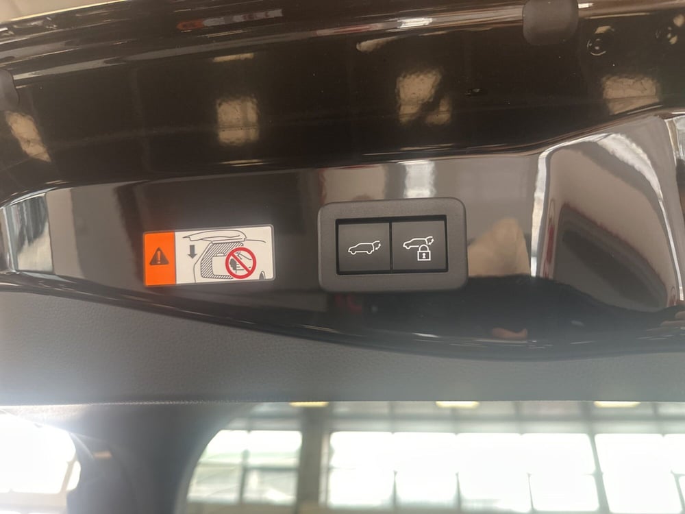 Toyota Toyota C-HR usata a Napoli (12)