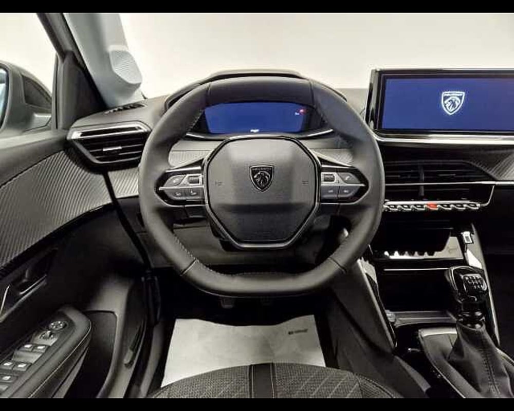 Peugeot 208 nuova a Milano (8)