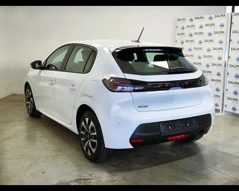 Peugeot 208 nuova a Milano (16)