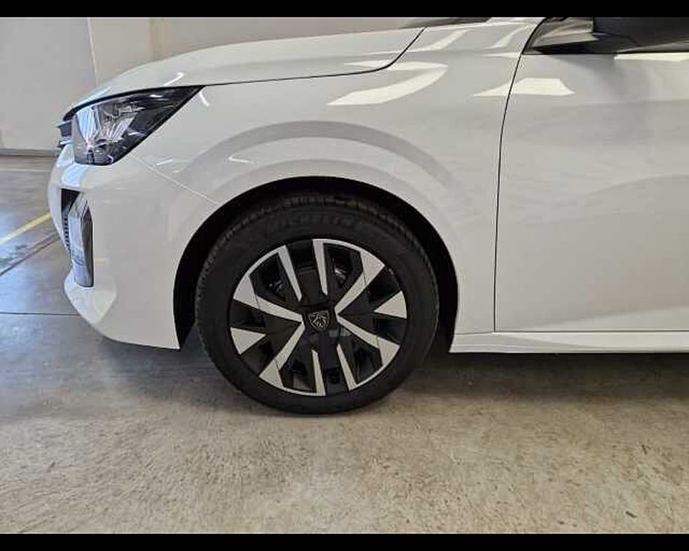 Peugeot 208 nuova a Milano (17)