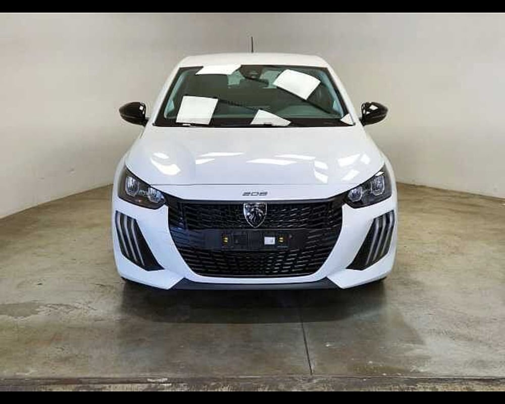 Peugeot 208 nuova a Milano (2)