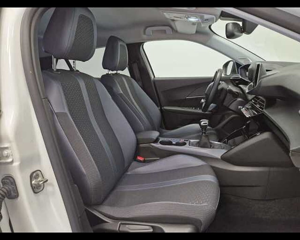 Peugeot 2008 usata a Milano (11)