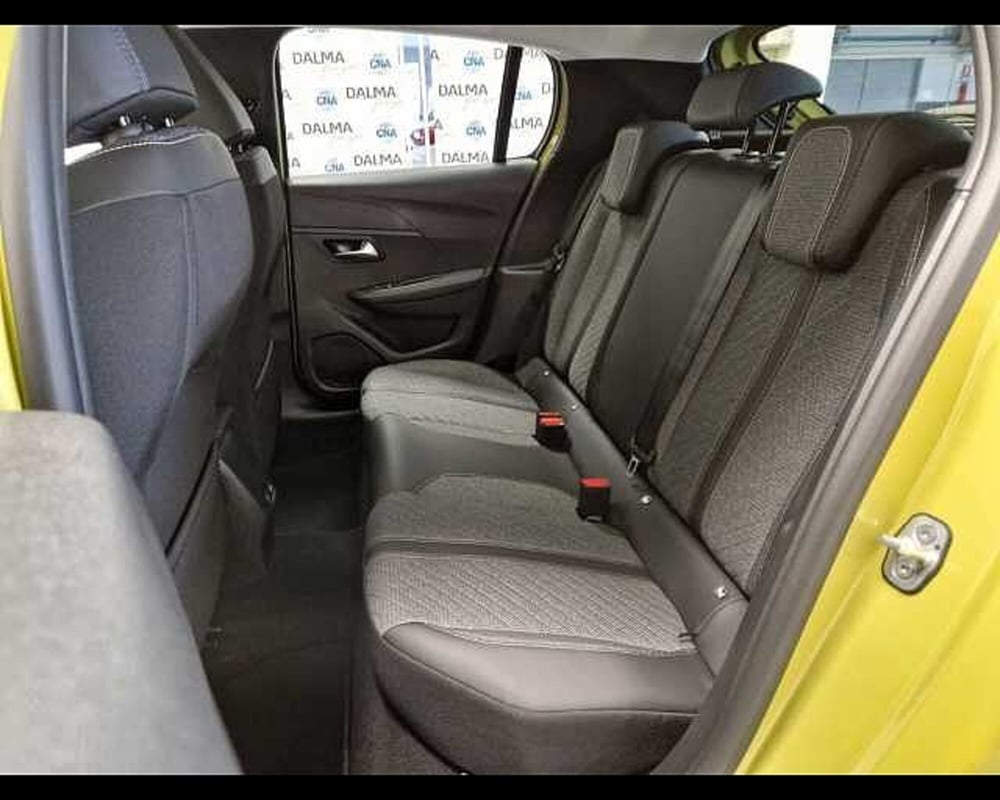 Peugeot 208 nuova a Milano (12)