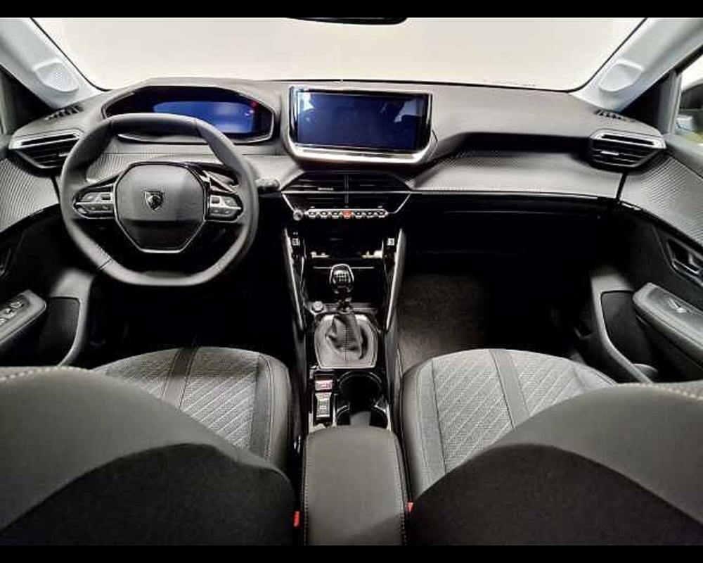 Peugeot 208 nuova a Milano (7)
