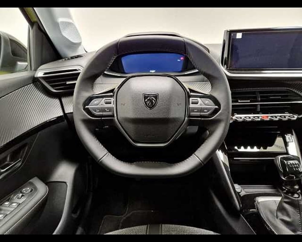 Peugeot 208 nuova a Milano (8)