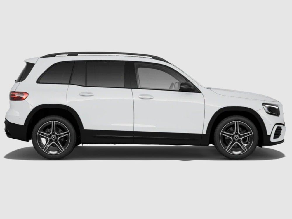 Mercedes-Benz GLB nuova a Ancona (6)