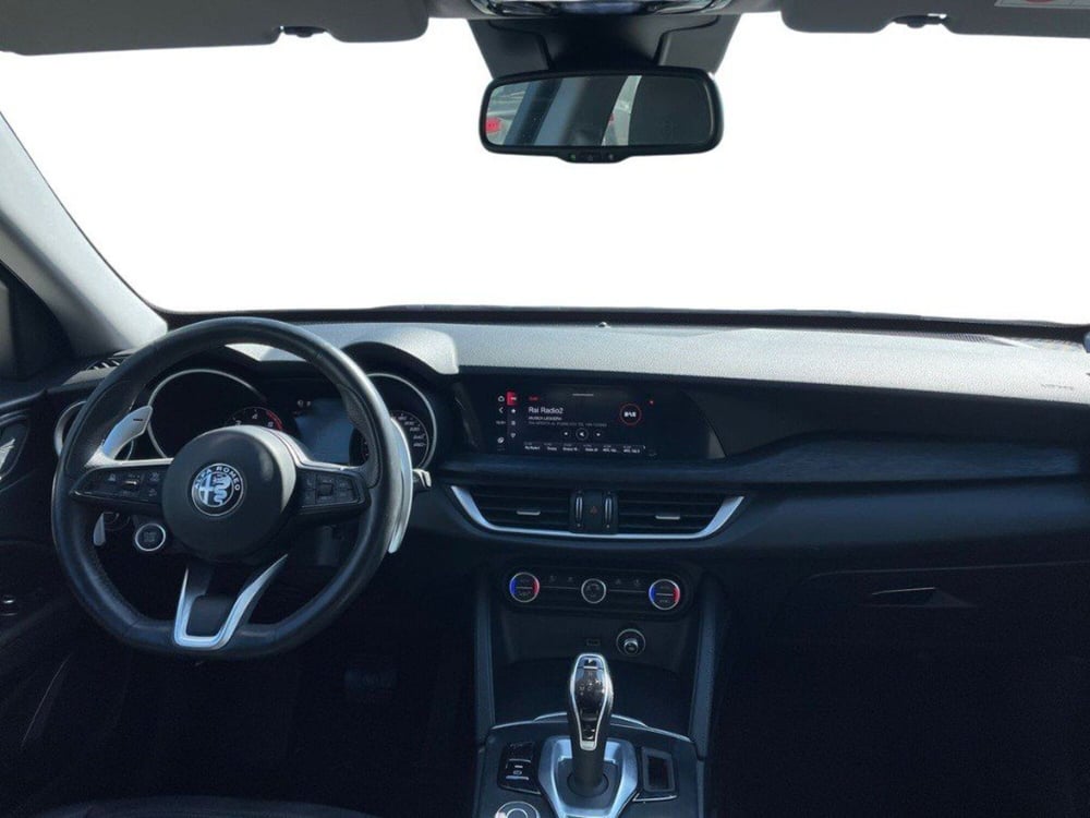 Alfa Romeo Stelvio usata a Macerata (10)