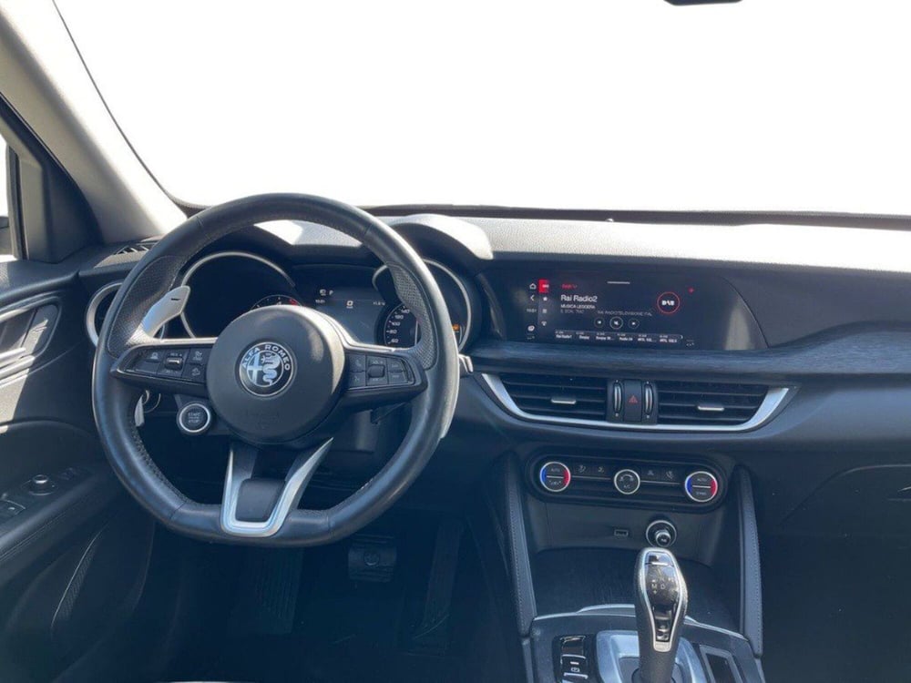 Alfa Romeo Stelvio usata a Macerata (11)