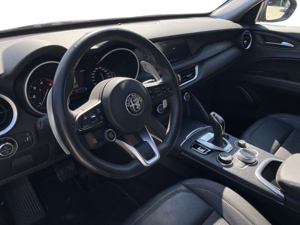 Alfa Romeo Stelvio usata a Macerata (16)