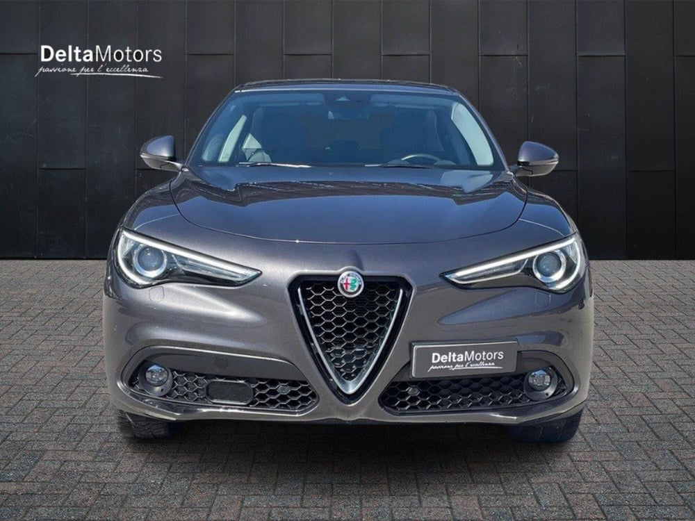 Alfa Romeo Stelvio usata a Macerata (2)