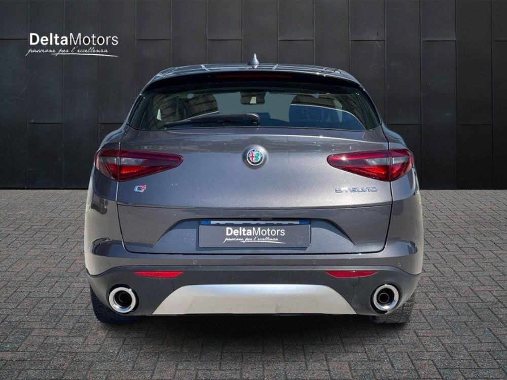 Alfa Romeo Stelvio usata a Macerata (6)