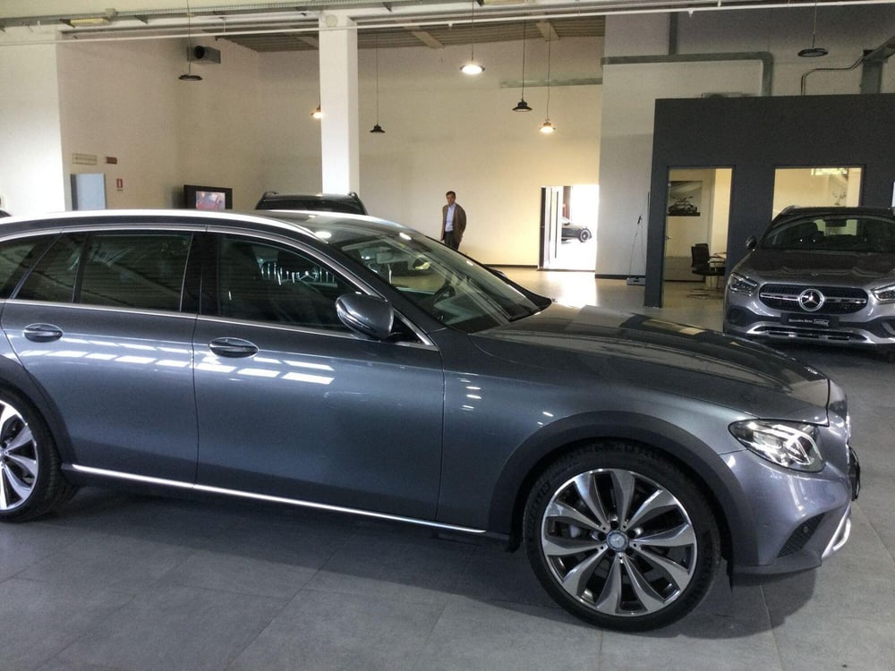 Mercedes-Benz Classe E Station Wagon usata a Caserta (4)