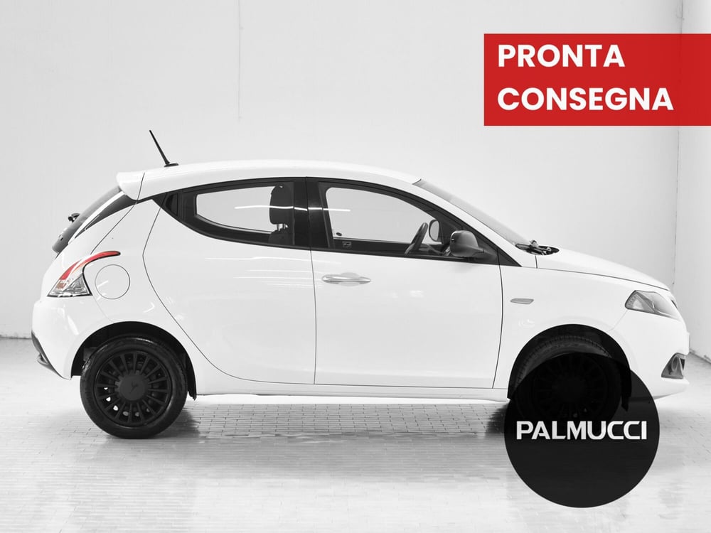 Lancia Ypsilon usata a Prato (2)