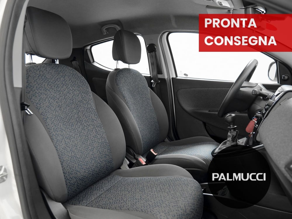 Lancia Ypsilon usata a Prato (6)