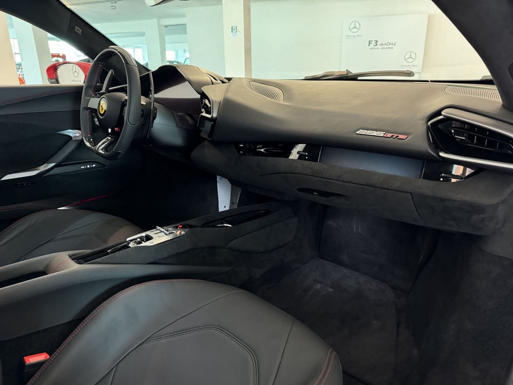 Ferrari 296 Coupé usata a Messina (12)