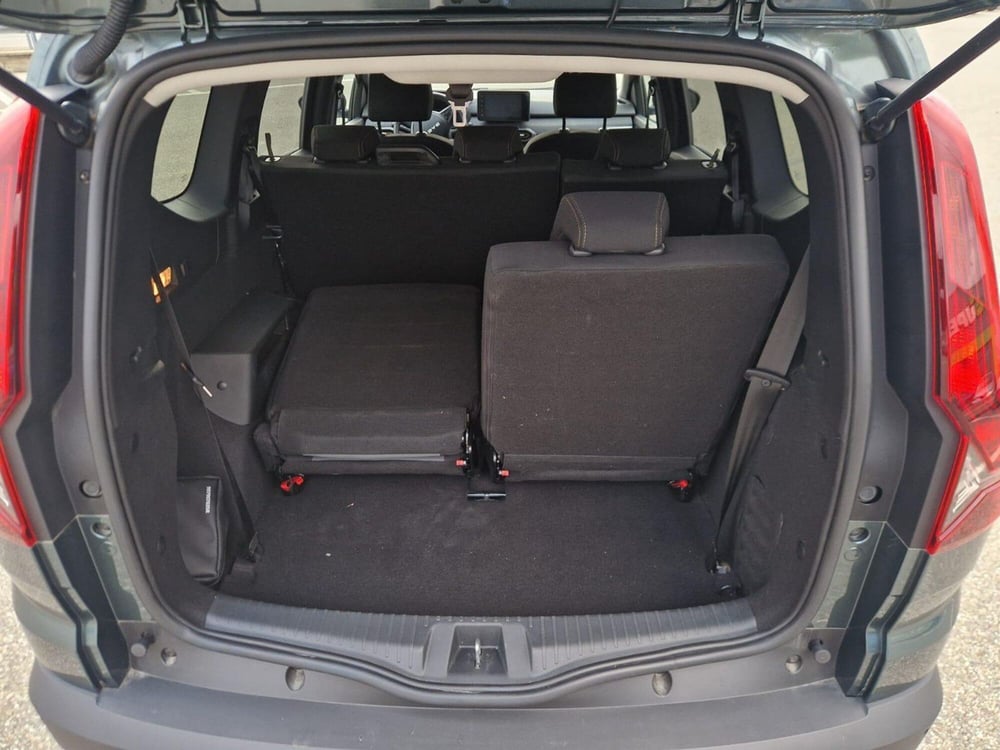 Dacia Jogger usata a Pavia (13)