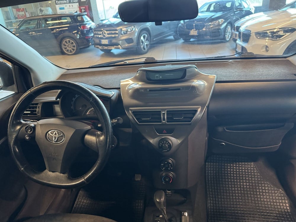 Toyota iQ usata a Messina (11)