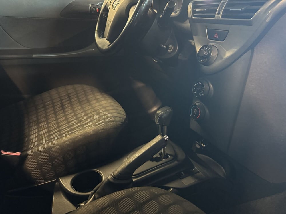 Toyota iQ usata a Messina (13)