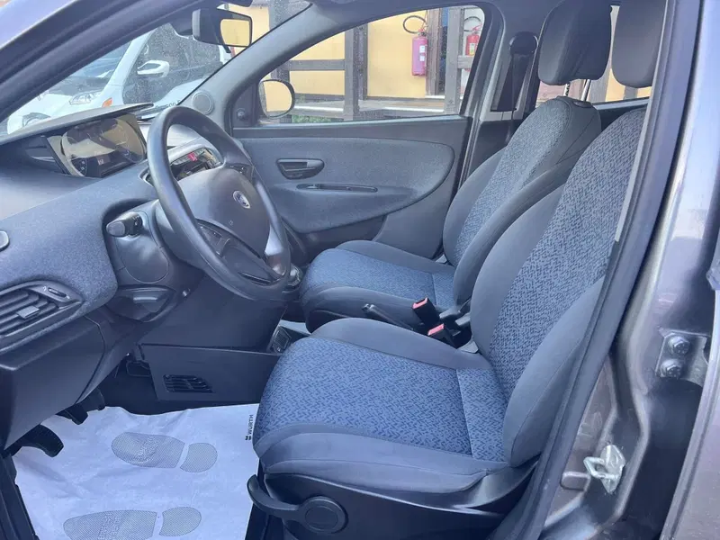 Lancia Ypsilon usata a Messina (8)