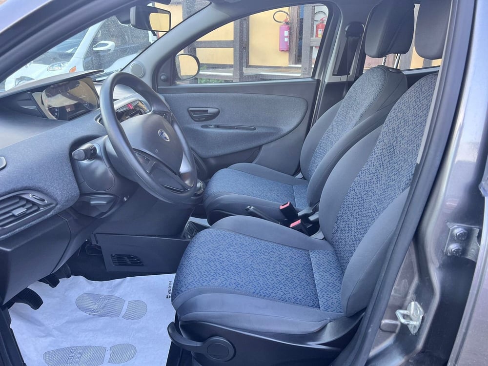 Lancia Ypsilon usata a Messina (8)