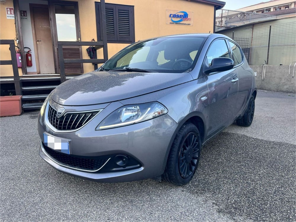 Lancia Ypsilon usata a Messina