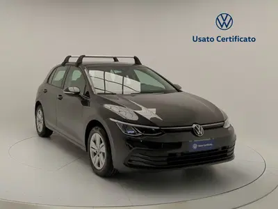 Volkswagen Golf 1.0 eTSI EVO DSG Life del 2023 usata a Foggia