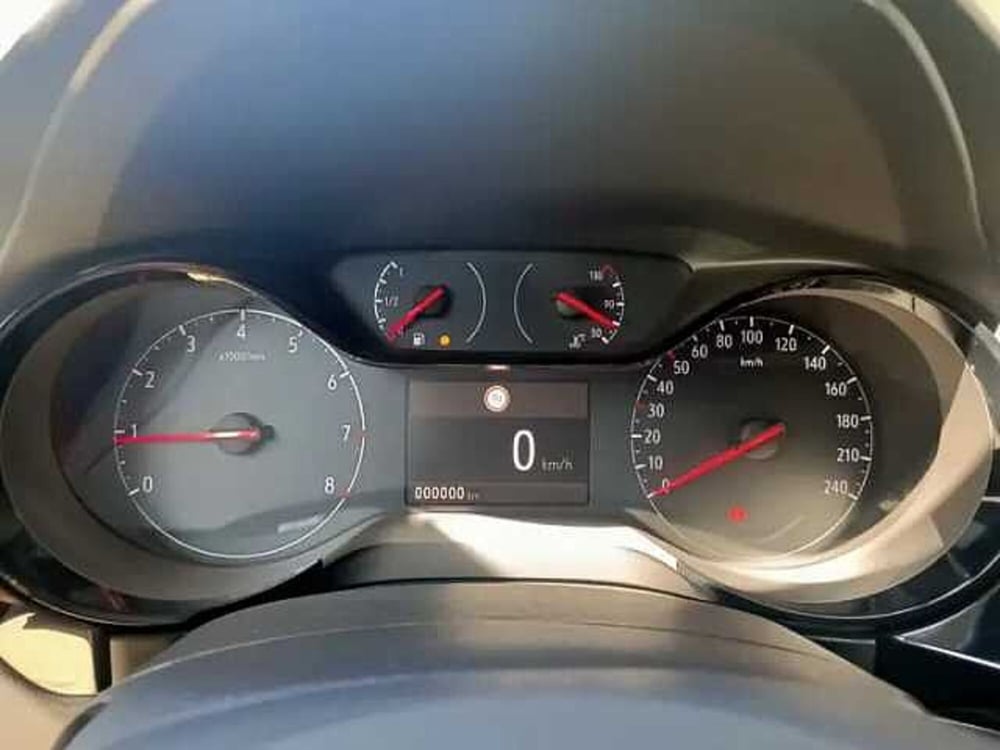 Opel Corsa nuova a Milano (15)