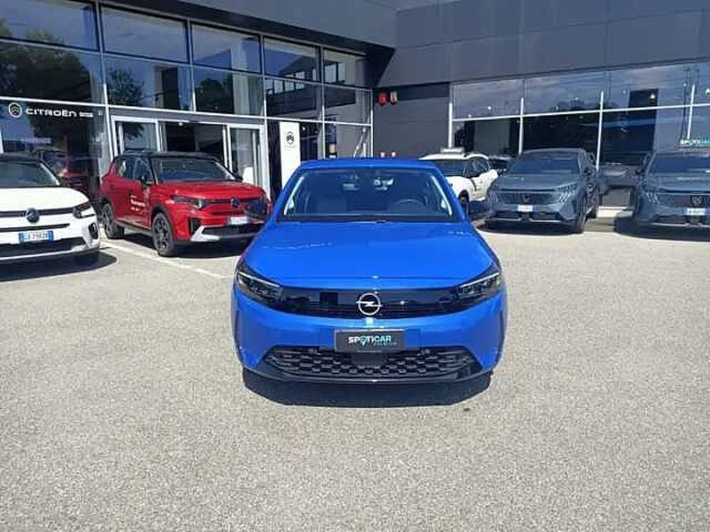 Opel Corsa nuova a Milano (2)