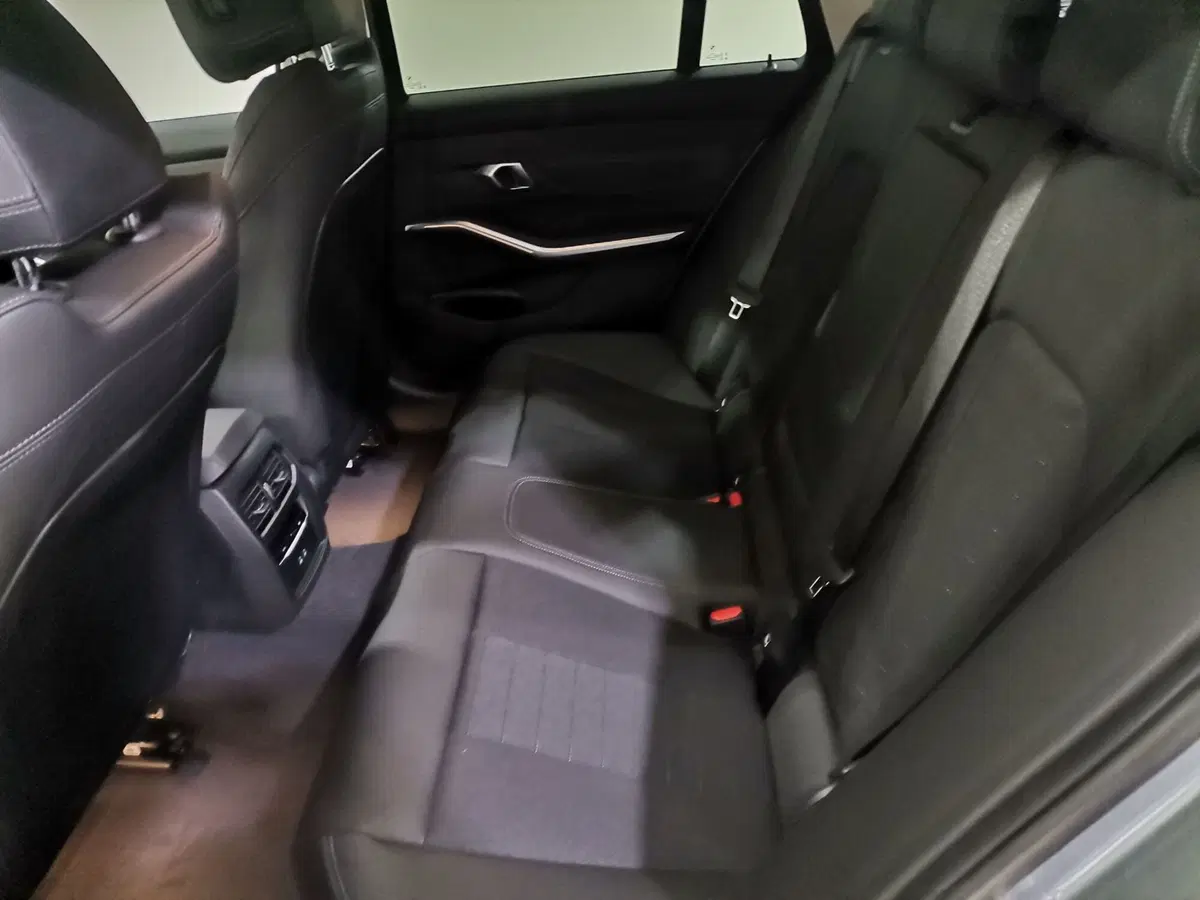 BMW Serie 3 Touring nuova a Salerno (10)