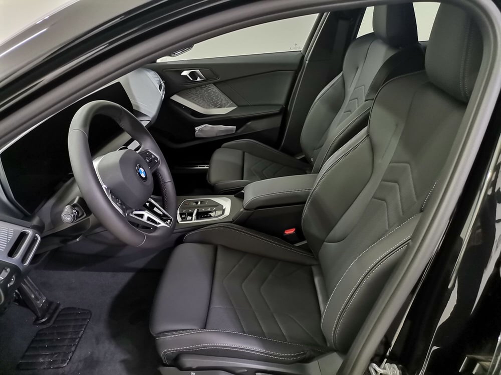 BMW Serie 1 nuova a Salerno (9)