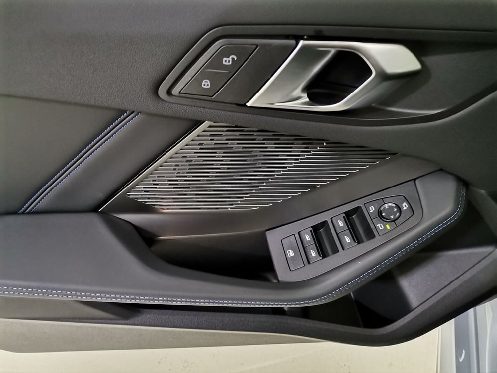 BMW Serie 1 5p. nuova a Salerno (17)