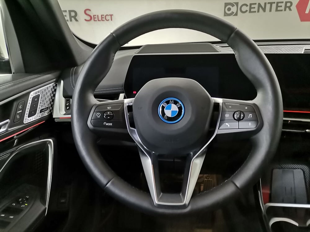 BMW iX1 usata a Salerno (8)