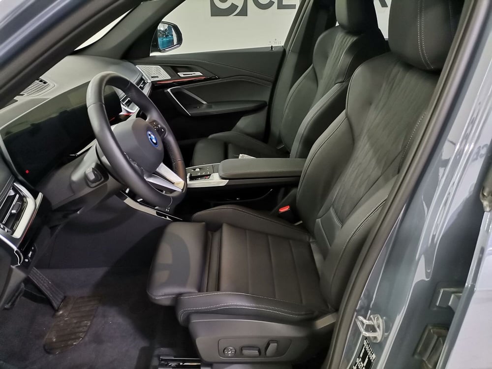 BMW iX1 usata a Salerno (9)