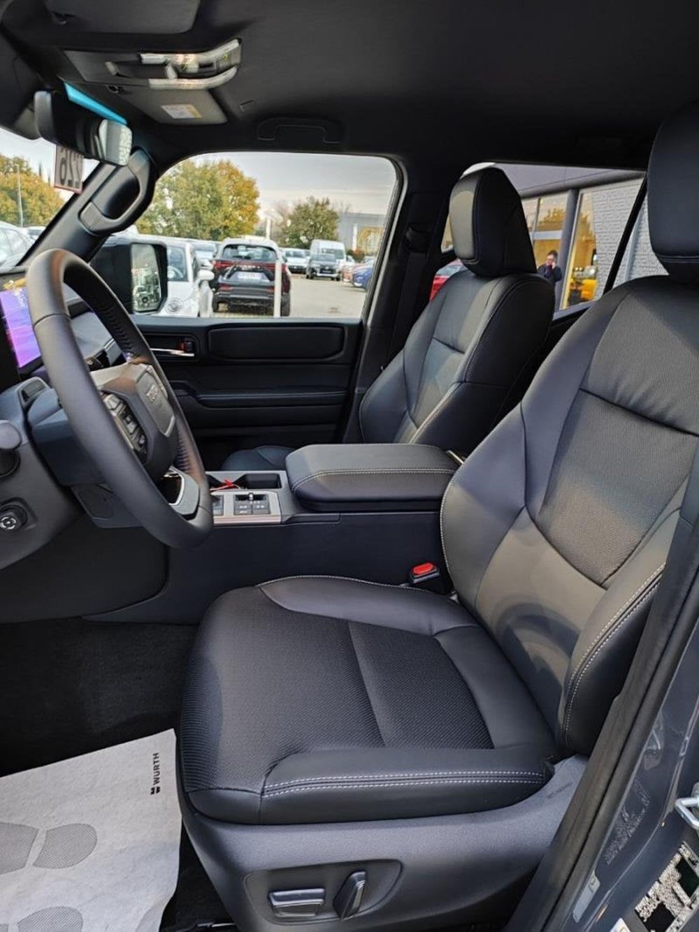 Toyota Land Cruiser nuova a Perugia (10)