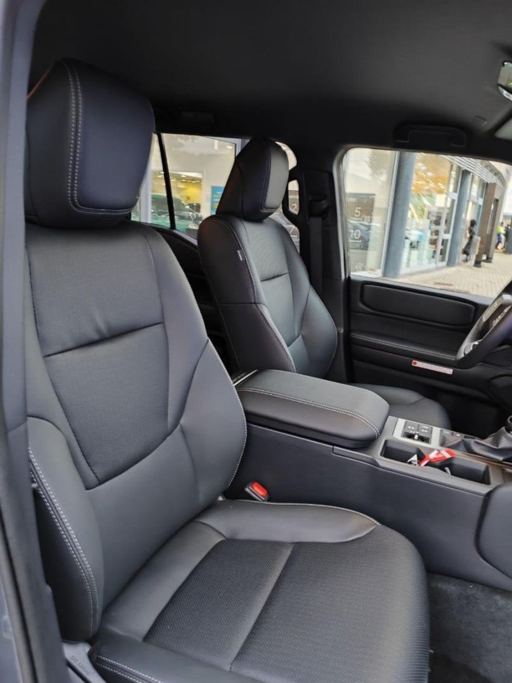 Toyota Land Cruiser nuova a Perugia (5)