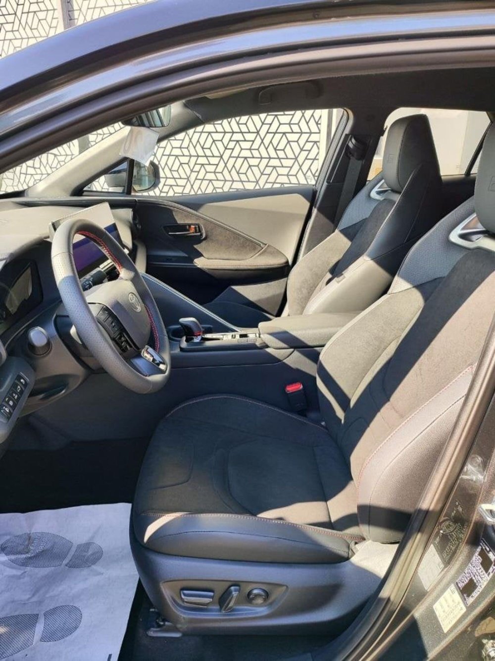 Toyota Toyota C-HR nuova a Perugia (11)