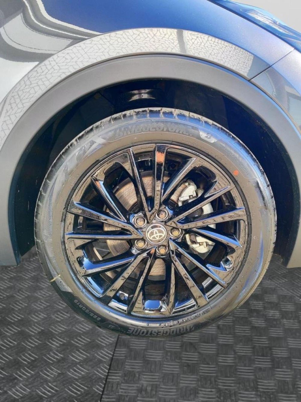 Toyota Toyota C-HR nuova a Perugia (14)