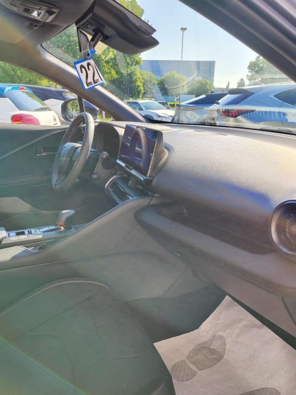 Toyota Toyota C-HR nuova a Perugia (5)