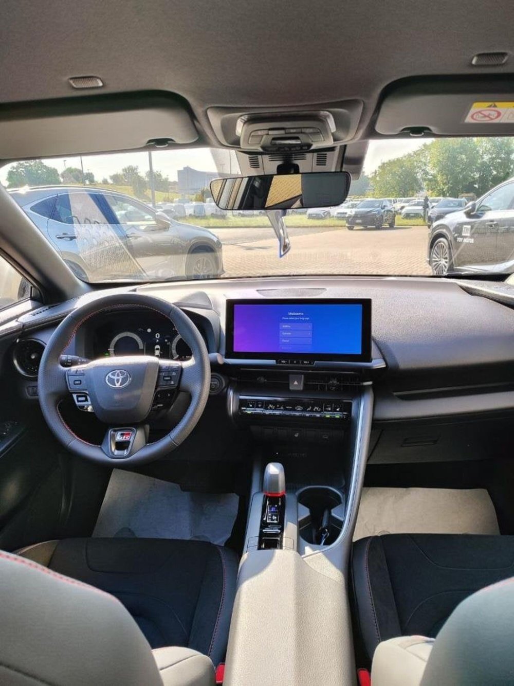 Toyota Toyota C-HR nuova a Perugia (8)