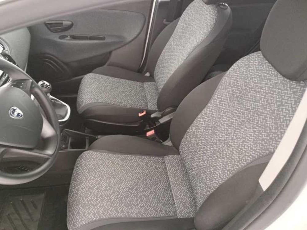 Lancia Ypsilon usata a Treviso (11)