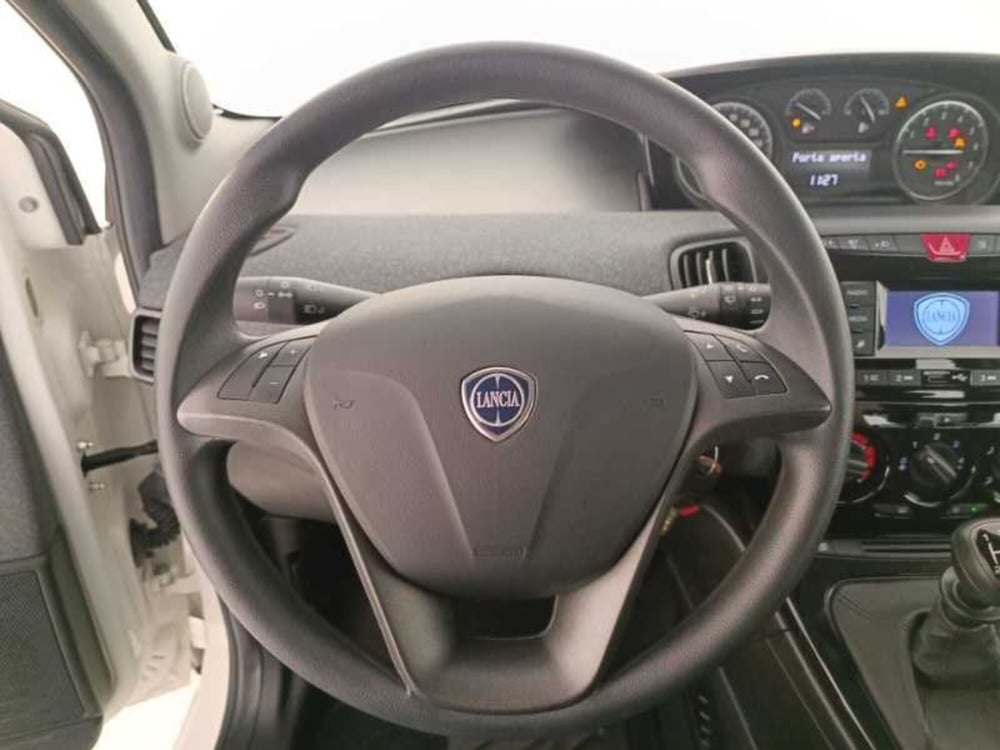 Lancia Ypsilon usata a Treviso (13)