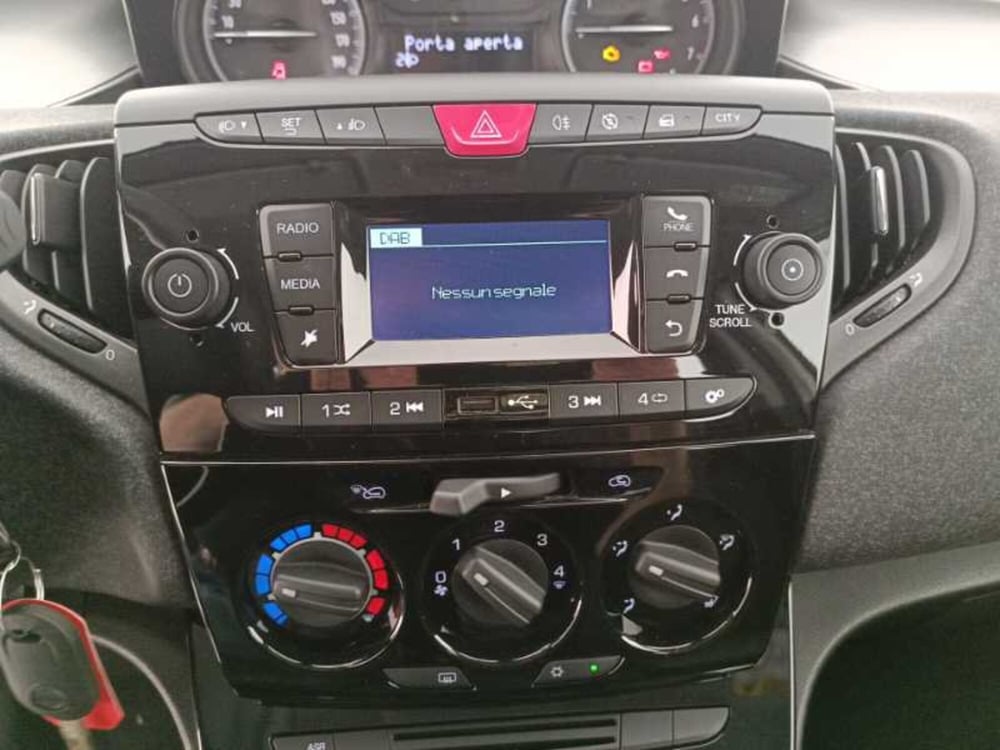 Lancia Ypsilon usata a Treviso (15)